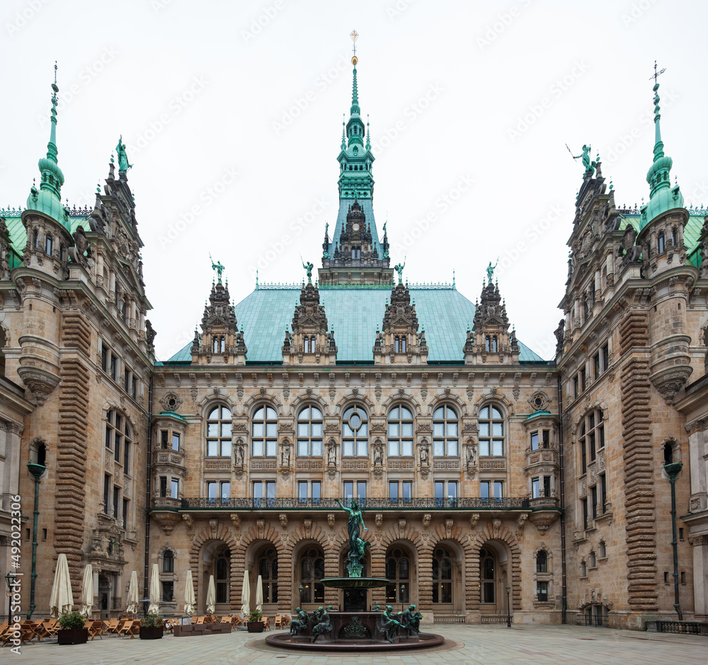 Fototapeta premium The magnificent inner courtyard of Hamburg City Hall
