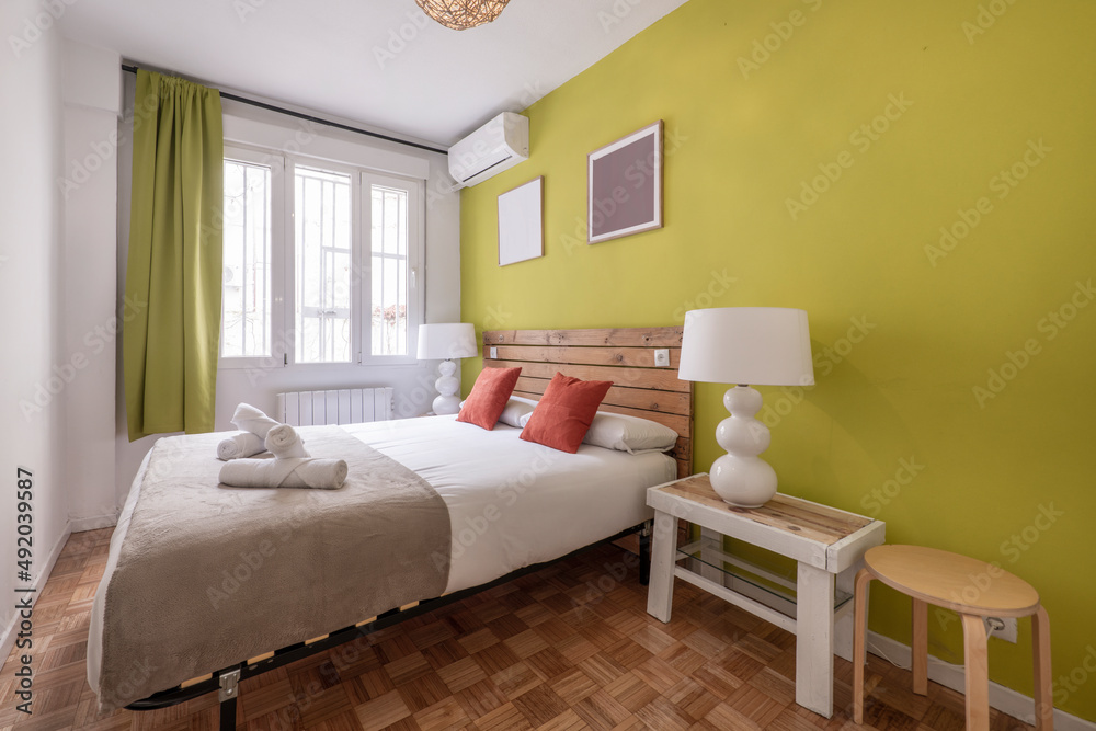 Parquet king size bed best sale