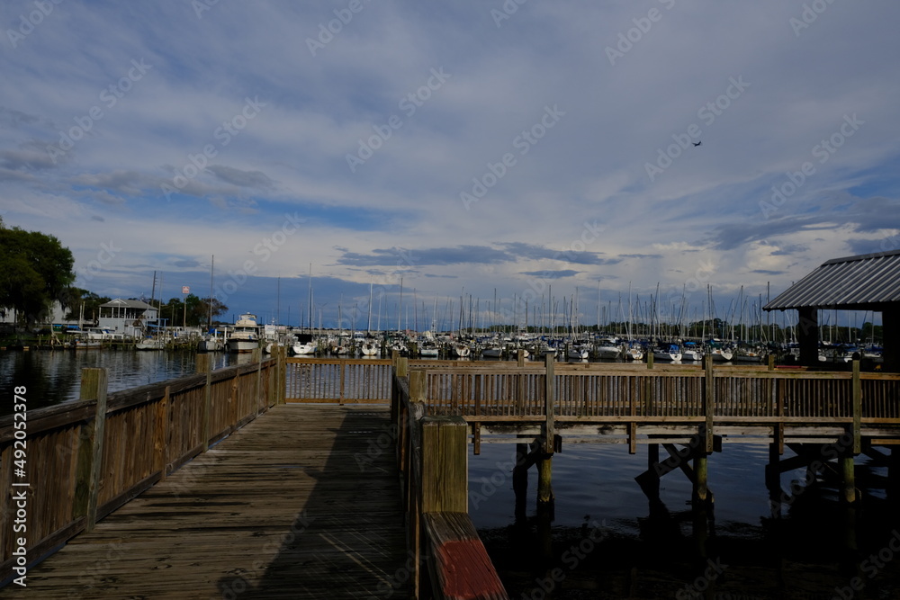 Obraz premium dock and sky