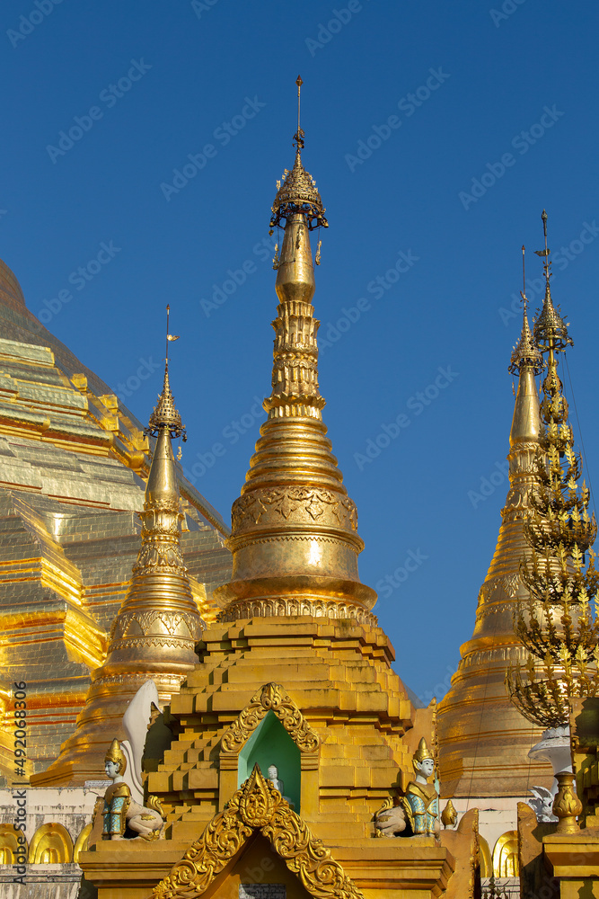 Naklejka premium Shwedagon Pagoda, the most sacred Buddhist pagoda and religious site in Yangon, Myanmar, Burma