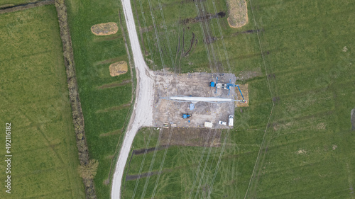 Pylon power line maintenance