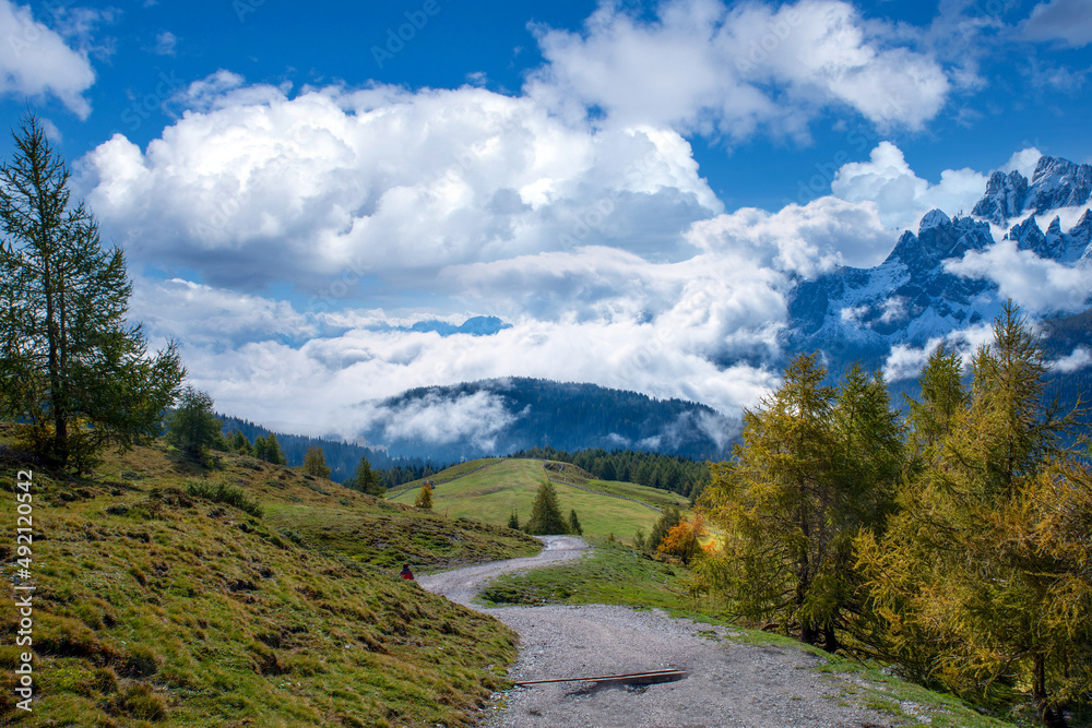 Wandern rund um den Kreuzberg, Dolomiten Wandern rund um den Kreuzberg, Dolomiten