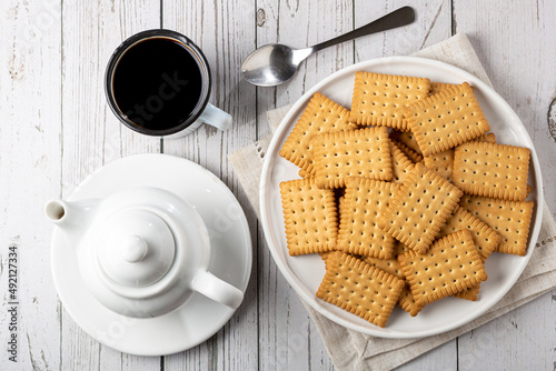 Foto Plate with cornstarch biscuit on the table.