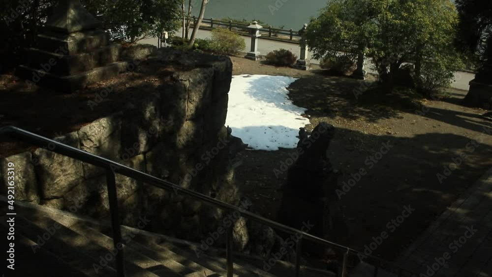 滋賀県米原市にある三島神社の境内から見える三島池と伊吹山の冬景色 滋賀県米原市にある三島神社の境内から見える三島池と伊吹山の冬景色