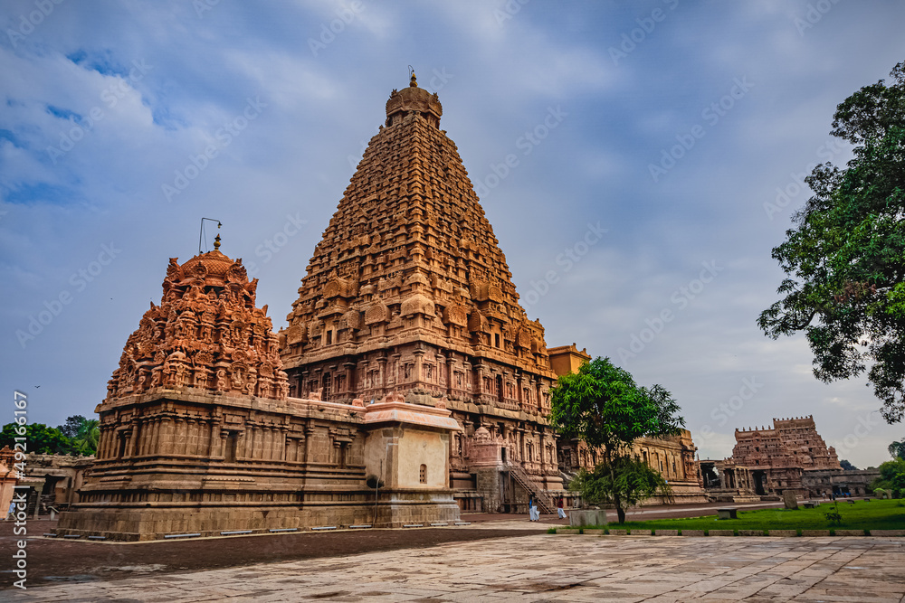 Tanjore Big Temple or Brihadeshwara Temple was built by King Raja Raja Cholan in Thanjavur, Tamil Nadu. It is the very oldest & tallest temple in India. This temple listed in UNESCO's Heritage Sites	