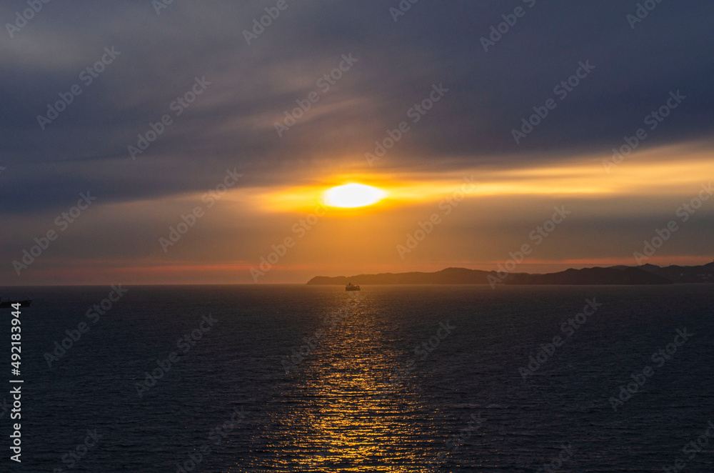 Obraz premium sunset over the sea