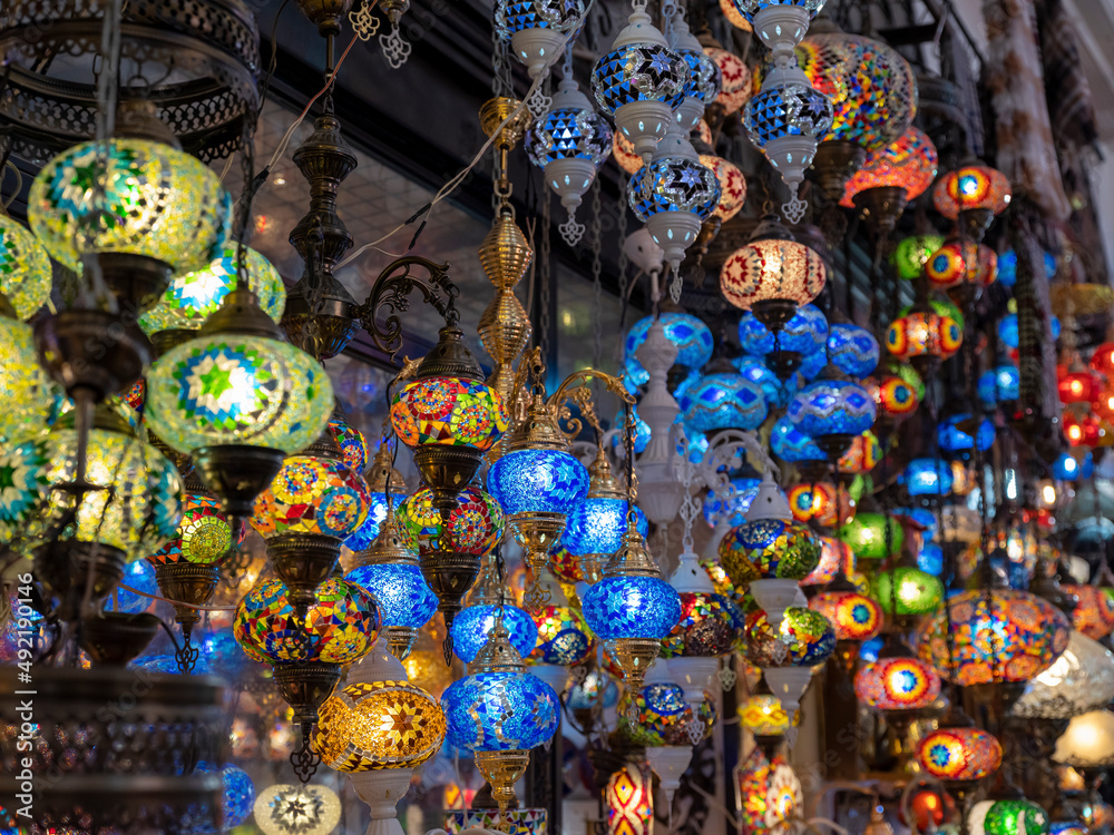 Colorful turkey glass lamps at the Grand Bazaar in Istanbul