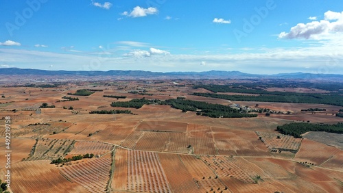 survol de la province viticole de Utiel-Requena près de Valencia en Espagne photo