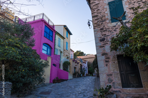 Paysage de Collioure depuis les ruelles du centre-historique  Occitanie  France 