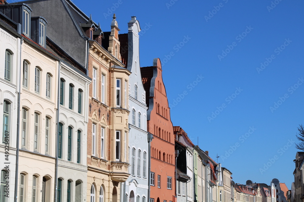 Altbauten in der Altstadt von Wismar (Old townhouses in the city of Wismar, Germany)