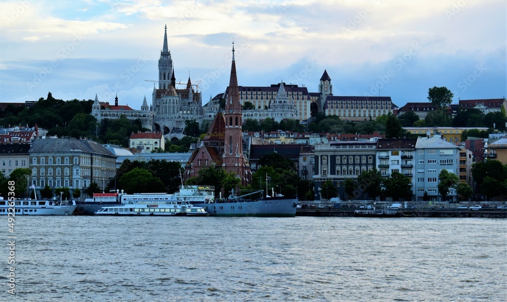 Obraz premium Danube river side at dusk
