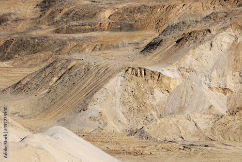 Stara kopalnia piasku na budowę drogi - pustynia.