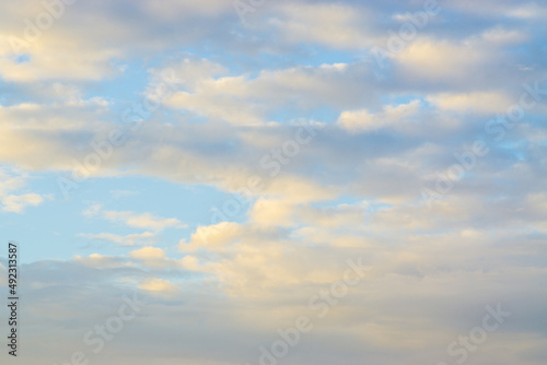 Blue sky with fluffy cloud evening sky © themorningglory