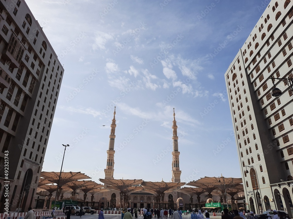 Fototapeta premium The Prophet's Mosque in Madinah, Saudi Arabia