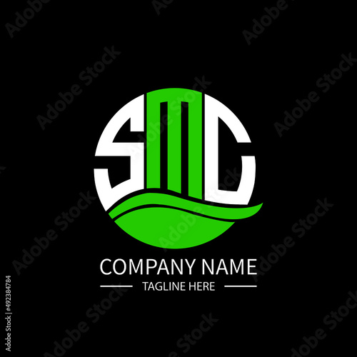 Foto SMC logo monogram isolated on circle element design template, SMC letter logo design on black background