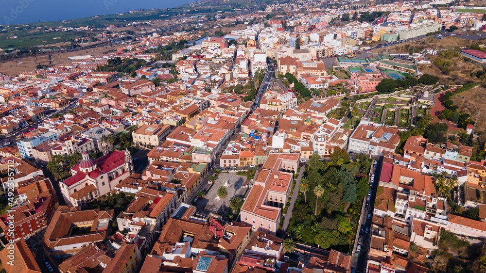La Orotava is one of the most beautiful areas in Tenerife. The town is made up of wonderfully kept traditional houses, leading the town centre to be declared a Historic-Artistic Site