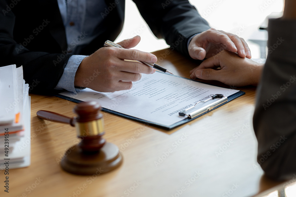 Lawyer concepts to testify to clients and to provide counseling in cases, to provide legal