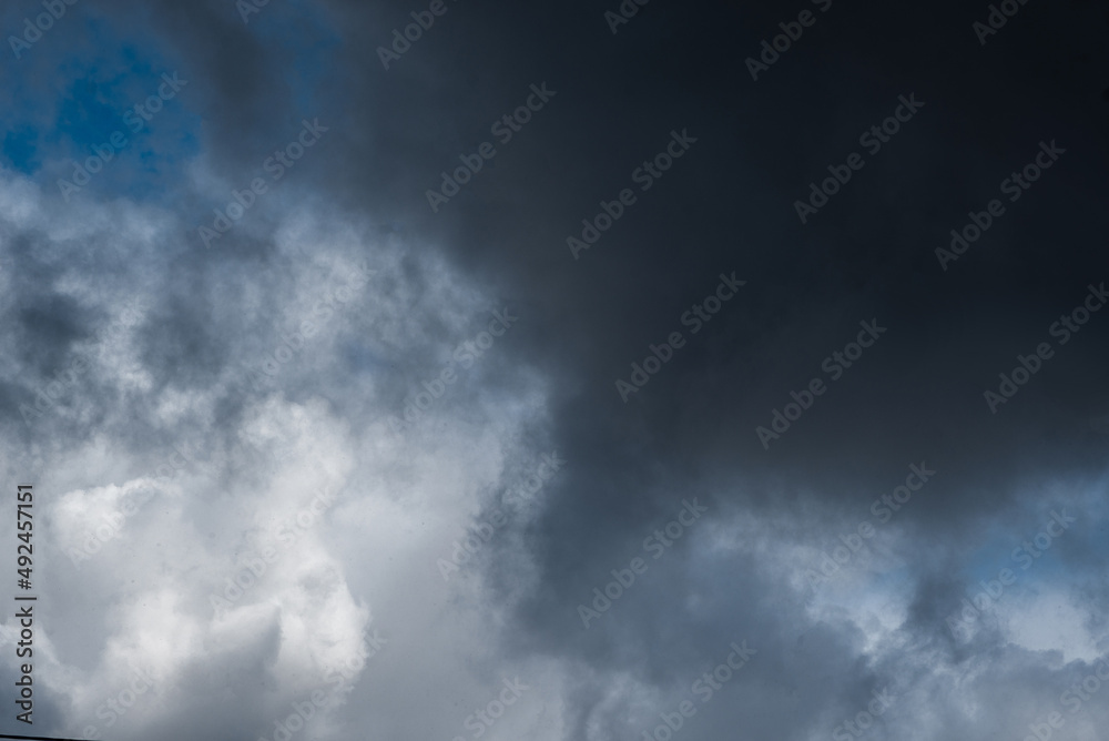 Obraz premium Spring sky after a thunderstorm