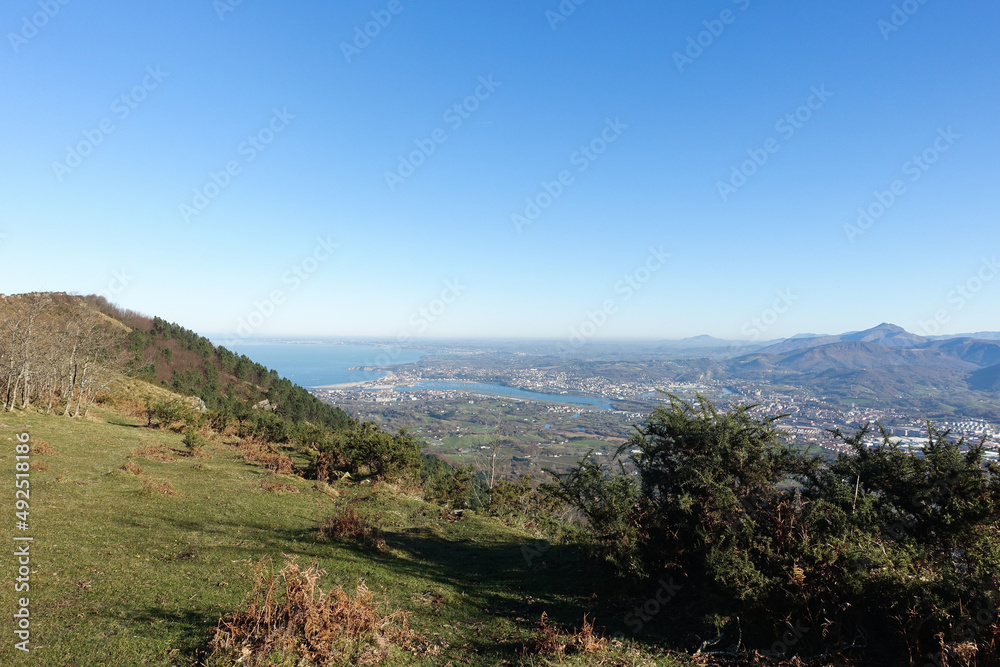 Panorama sur la baie de Txingudi : hendaye, Irun, Fontarrabie Panorama sur la baie de Txingudi : hendaye, Irun, Fontarrabie