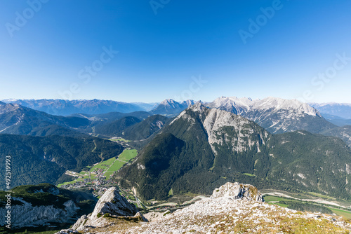 View ofGrosseArnspitzewith Wettersteinwand,RotplattenspitzeandWettersteinspitzein background photo