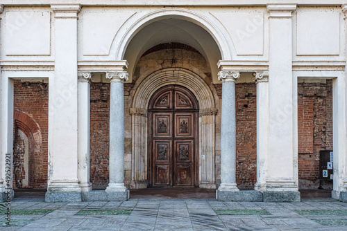 Abbazia di Chiaravalle, porta d'ingresso #492522921