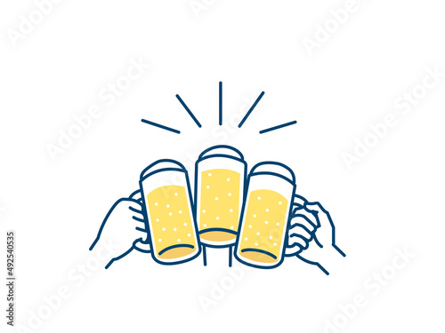 乾杯する　手　ビールジョッキを持つ手　ボディーパーツ　忘年会　打ち上げ