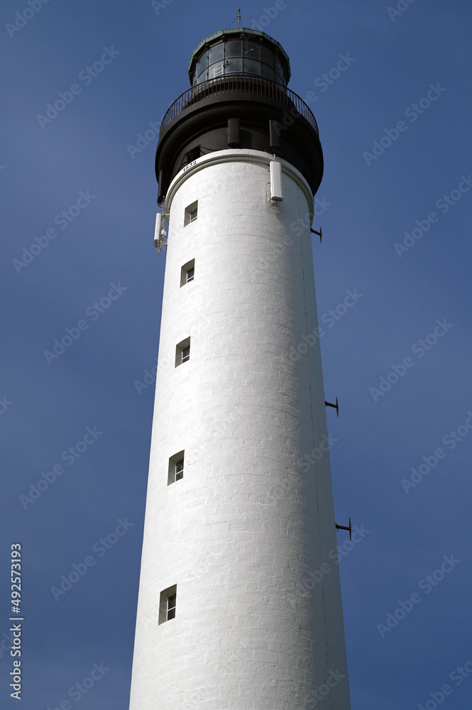 Phare de Biarritz dominant le Cap Hainsart Phare de Biarritz dominant le Cap Hainsart