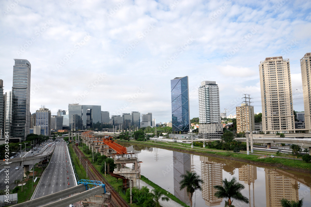 Fototapeta premium Marginal Pinheiros 