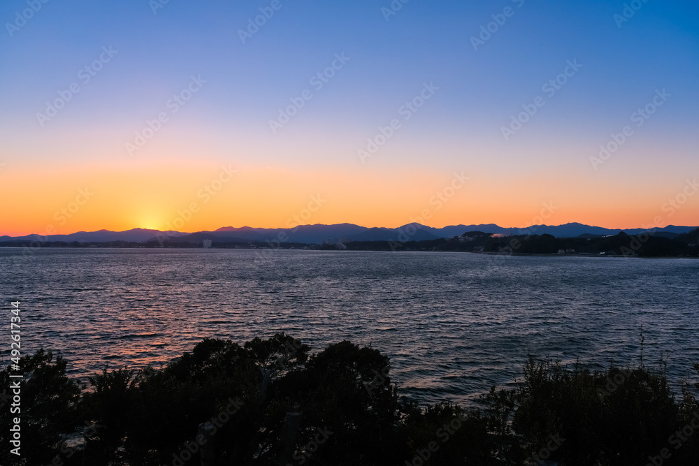 静岡県浜松市 浜名湖SAから見る夕暮れの浜名湖