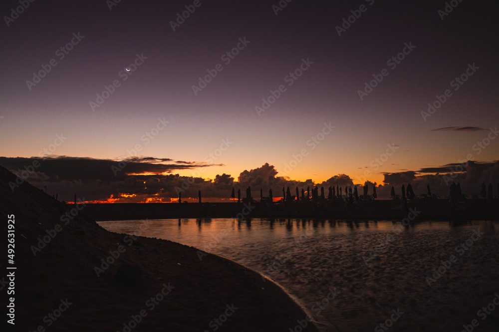 Fototapeta premium Sunrise on the beach