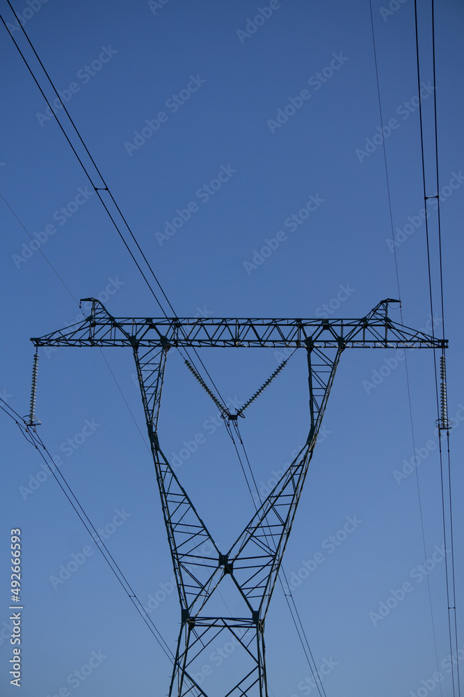 prąd, prądowy, linie, liny, przewody, maszty, słupy, słup, linia energetyczna,