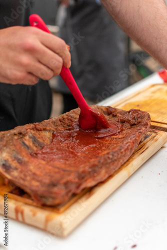 costillas de cerdo a la bbqcostillas a la barbecuebbqcostillas de cerdo en salsa a la barbecue en asador 