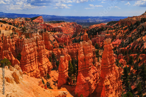 Midday view of the hoodoos and rock spires of Bryce Canyon National Park from Sunset Point, Utah, Southwest USA