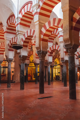 Interior view and decorativ...