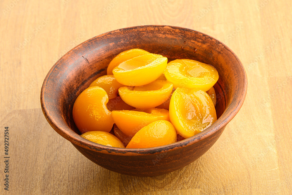 Canned apricot – sweet light dessert