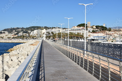 Φωτογραφία France, côte d'azur, Alpes Maritimes, Cannes, le quartier du Suquet et le boulevard du midi vus de la nouvelle jetée du vieux port