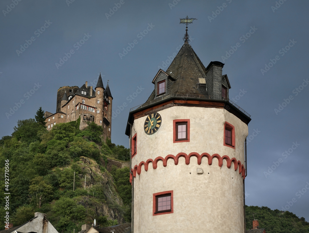 Round tower (Runder turm) and Katz Castle (Burg Katz) in Sankt Goarshausen. Germany