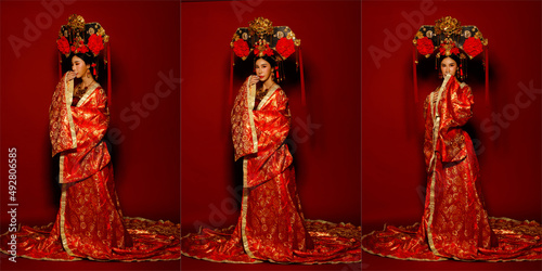 Cuadro en lienzo Asian Woman wear China Royal empress traditional costume with golden line design