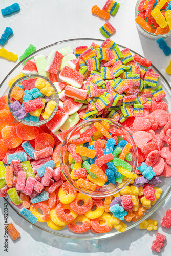 Sour gummy candy