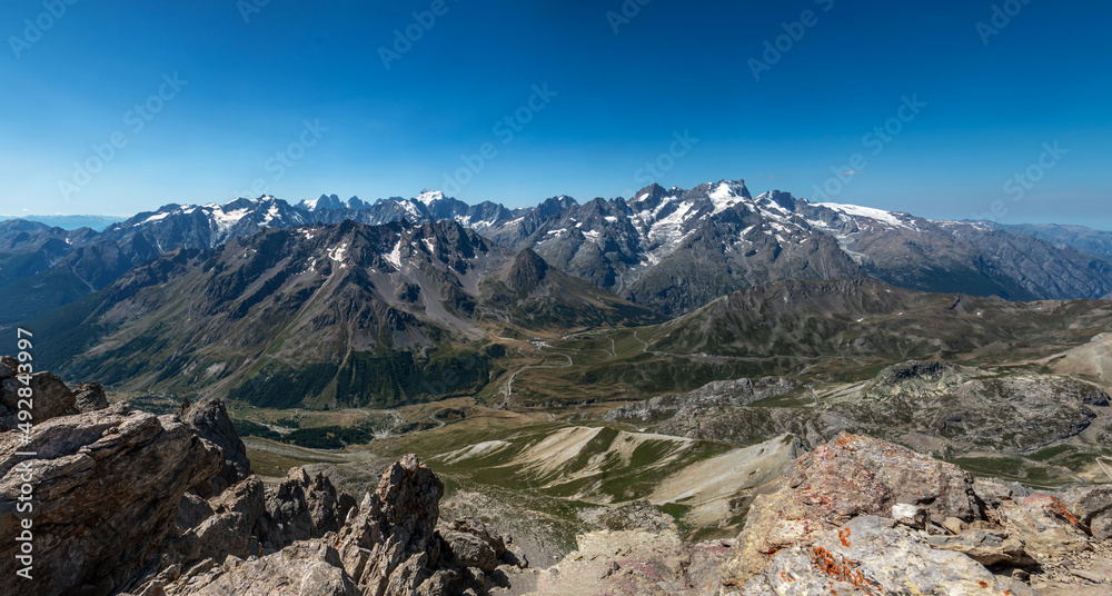 Panoramique sur le  Massif des Ecrins en été  , Hautes-Alpes , France
