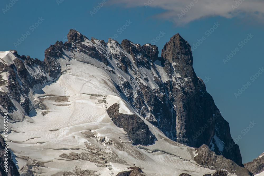 Zoom sur la Meije et le glacier de l' Homme   , Paysage de l' Oisans en été , Hautes-Alpes , France	