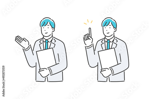 案内する会社員の男性