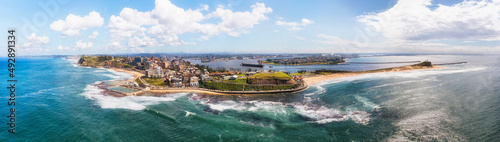 Φωτογραφία D Newcastle 2 pool 2 head pan