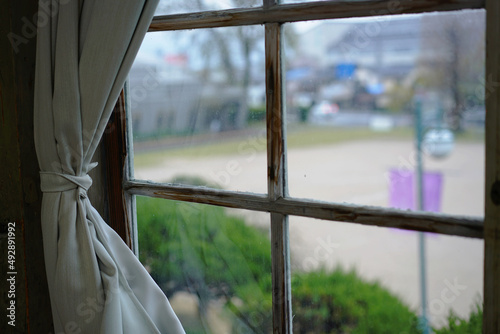 小学校の教室の窓（岡山県真庭市 旧遷喬尋常小学校）