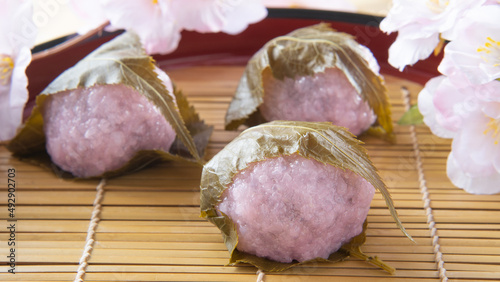 日本の関西風の桜餅｜春のおやつ・イメージ