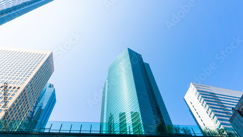 Scenery of a high-rise office building fitted with glass_05