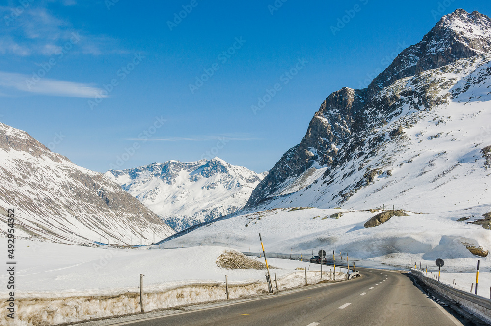 Julierpass, Passstrasse, Bergstrasse, Strassendienst, Passhöhe, Engadin, Alpen, Winter, Winterwanderweg, Wintersport, Graubünden, Schweiz