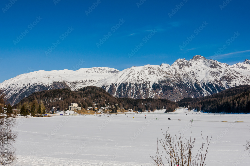 St. Moritz, St. Moritzersee, Oberengadin, Muottas Muragl, Winterwanderweg, Winter, Stazerwald, Stazersee, Muottas Muragl, Alpen, Graubünden, Schweiz St. Moritz, St. Moritzersee, Oberengadin, Muottas Muragl, Winterwanderweg, Winter, Stazerwald, Stazersee, Muottas Muragl, Alpen, Graubünden, Schweiz