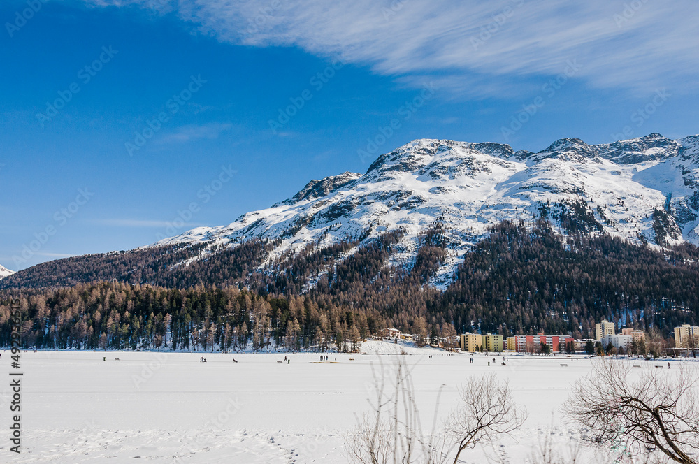 St. Moritz, St. Moritzersee, Stazerwald, Rosatschgruppe, Stazersee, Winter, Wintersport, Winterspazierweg, Eisfläche, Oberengadin, Graubünden, Schweiz