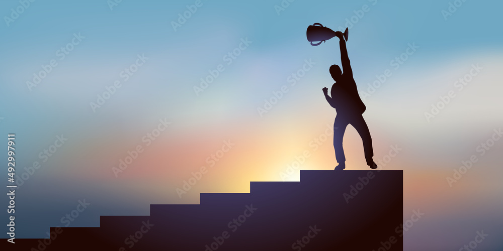 Concept de la réussite dans une compétition avec un homme qui brandit un trophée en haut d’un escalier après avoir gagné une course.